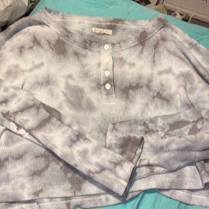 Long sleeve cropped top